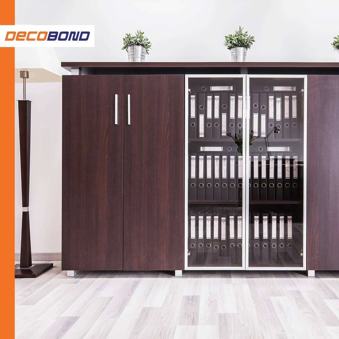 furnitur menggunakan lapisan bahan acp composite panel motif serat kayu