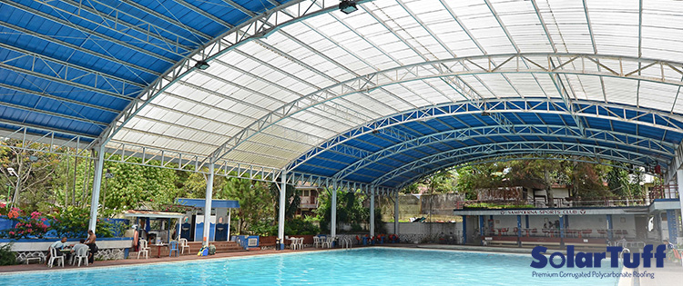 gambar kanopi minimalis kolam renang atap transparan solartuff