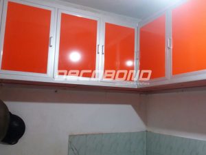 kitchen set rumah minimalis warna oranye aluminium acp decobond