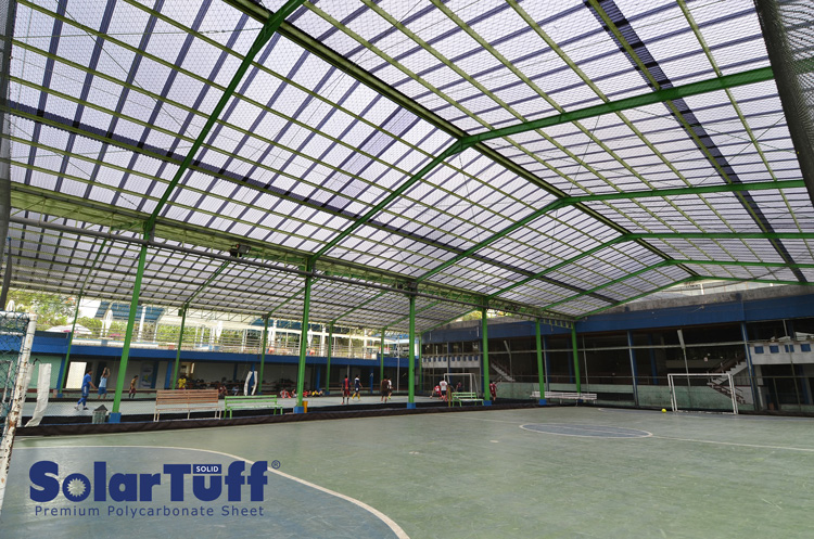 solartuff solid solarflat sebagai atap utama pada lapangan futsal