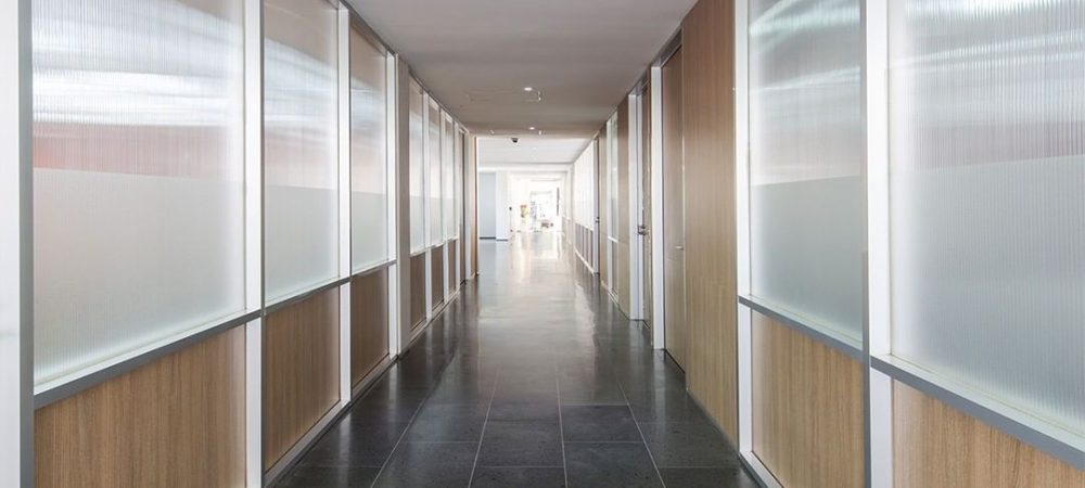 pembatas ruangan polycarbonate